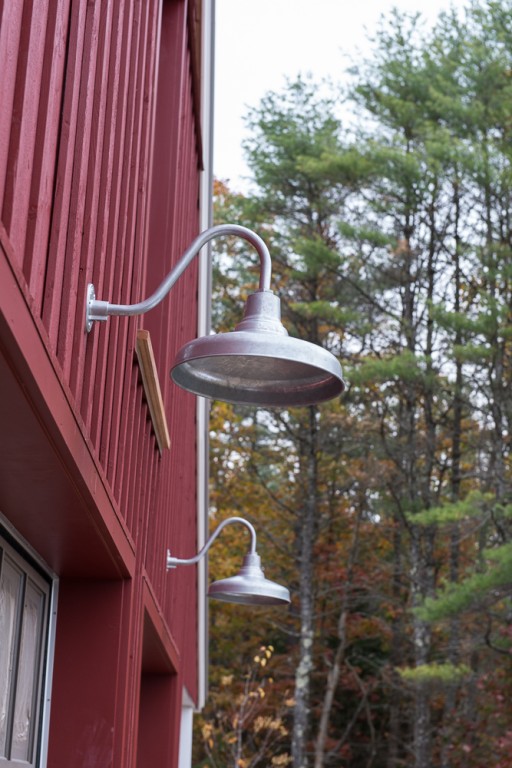 universal_gooseneck_lights_galvanized_outdoor_lighting-512x768.jpg