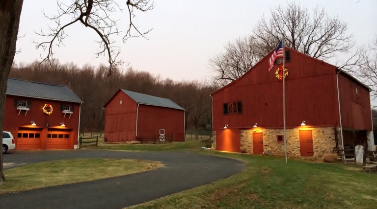 all_weather_gooseneck_american_made_barn_lights-768x427.jpeg