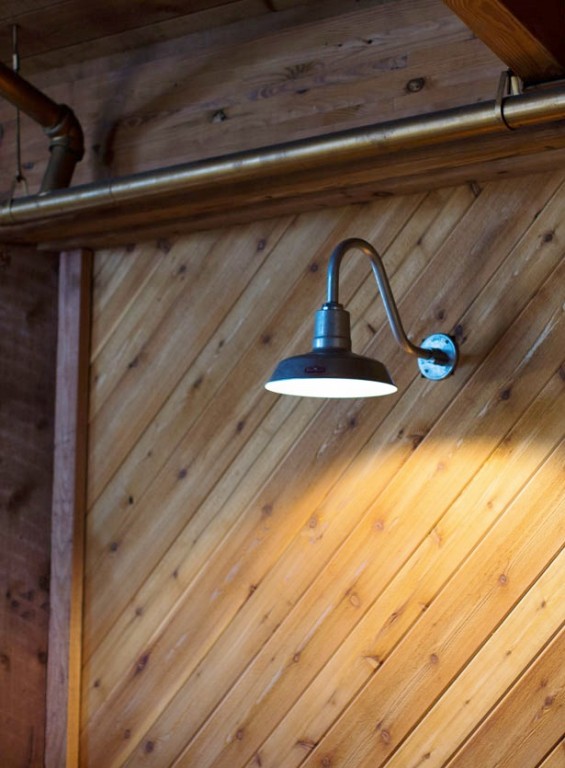 barn_light_original_gooseneck_light_commercial-565x768.jpg