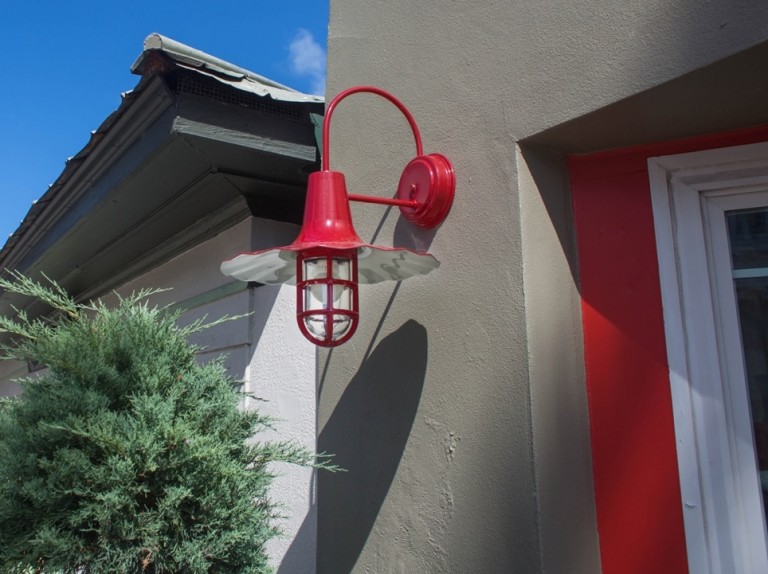 radial_wave_reflector_sconce-768x574.jpeg