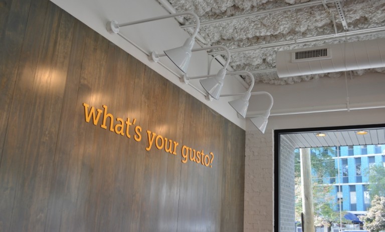industrial_lighting_sign_lights_commercial_lighting-768x463.jpg
