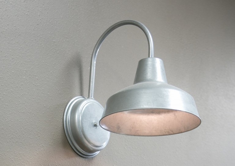 wall_sconce_american_made_barn_light_electric-2-1024x727-768x545.jpg