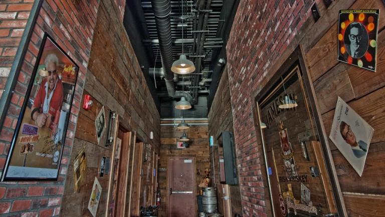 warehouse_lighting_commercial_lighting-1024x578-768x433.jpg