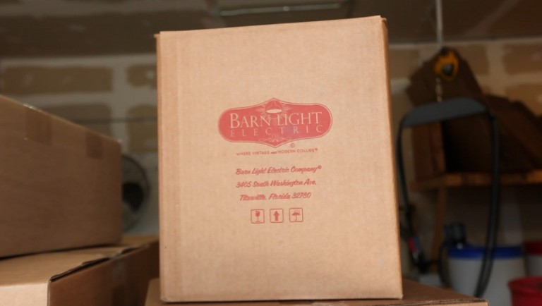 free_shipping_barn_light_electric1-768x434.jpg