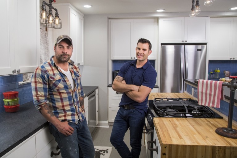 hgtv_the_cousins_kitchen_lighting-1024x682-768x512.jpg