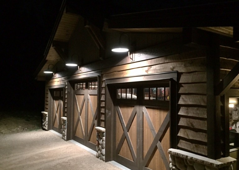outdoor_gooseneck_barn_lighting-768x547.jpg