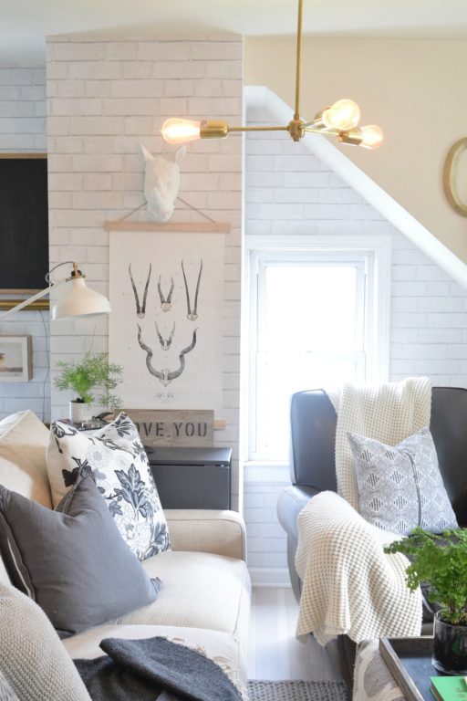 Downtown Minimalist Modern Brass Chandelier