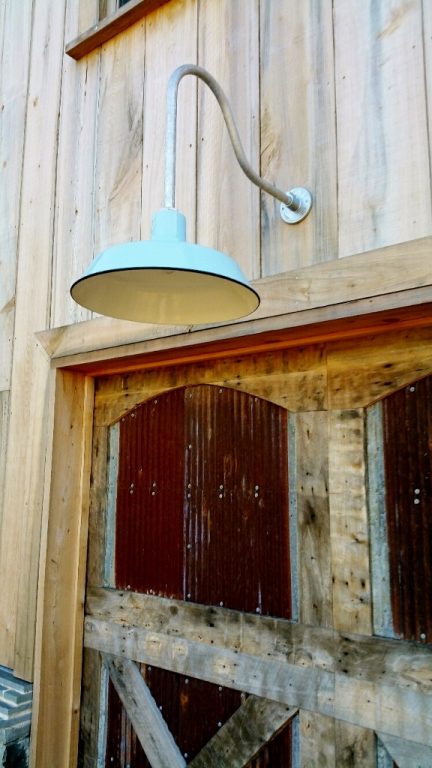gooseneck barn lights