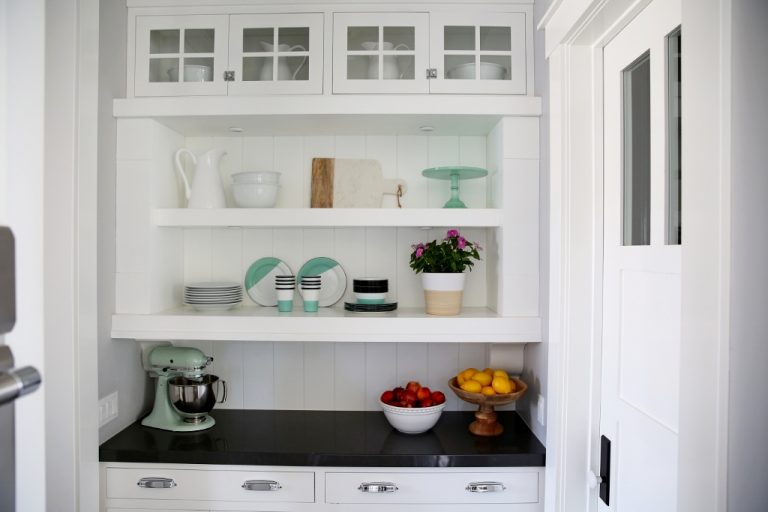 porcelain enamel dinnerware