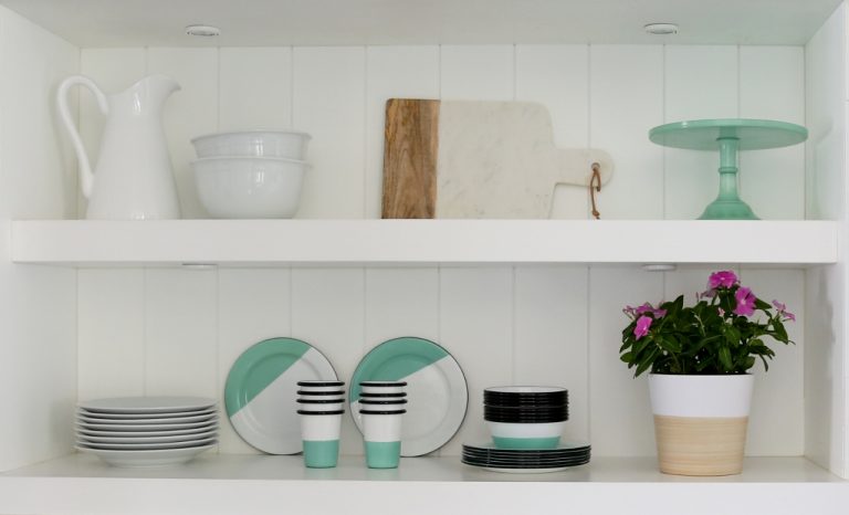 porcelain enamel dinnerware