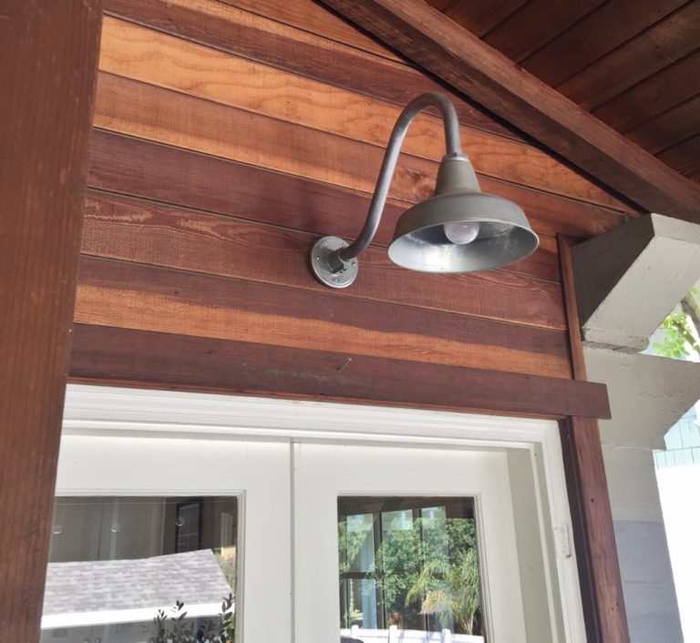 gooseneck barn lights