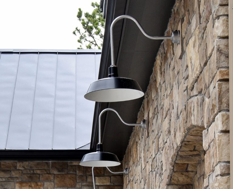 gooseneck barn lights