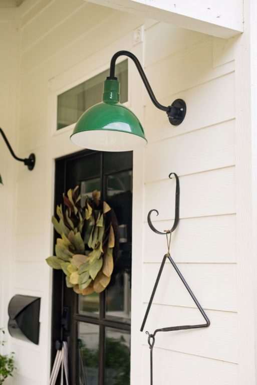 gooseneck barn lights