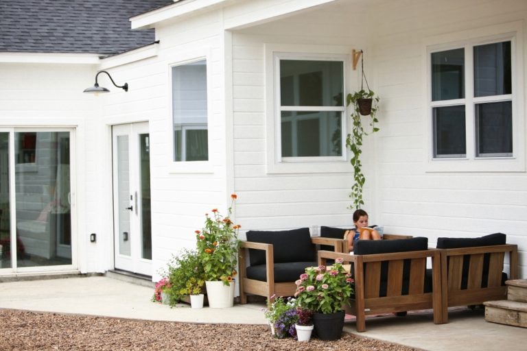 gooseneck barn lights