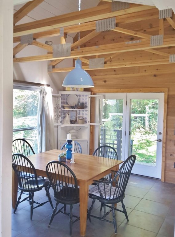 porcelain enamel pendant