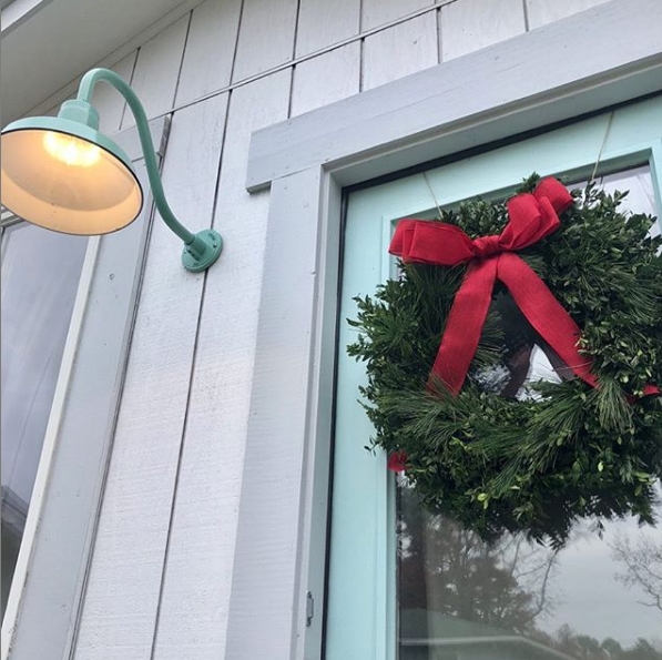 porcelain enamel gooseneck light