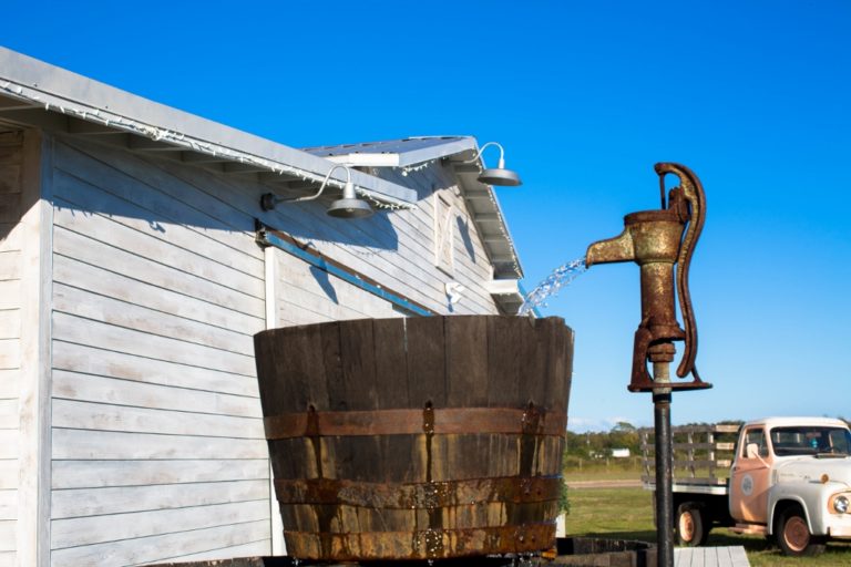 gooseneck barn lights