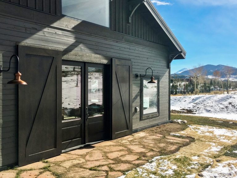 gooseneck barn lights