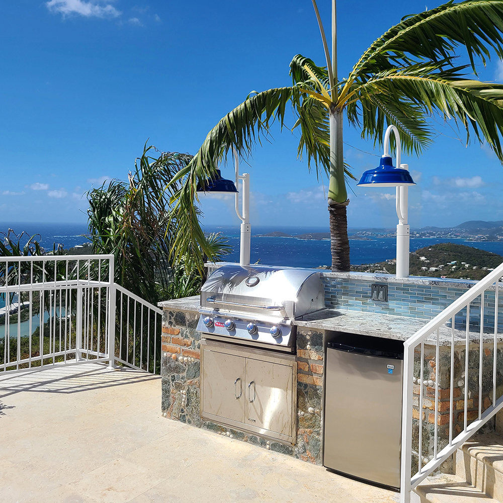 Bomber Single Post Mount Light