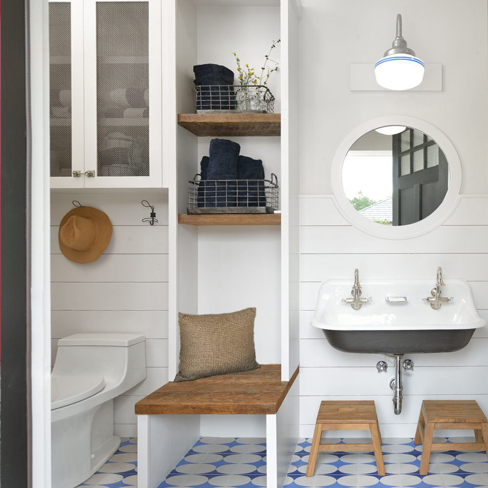 Primary Schoolhouse Gooseneck Light