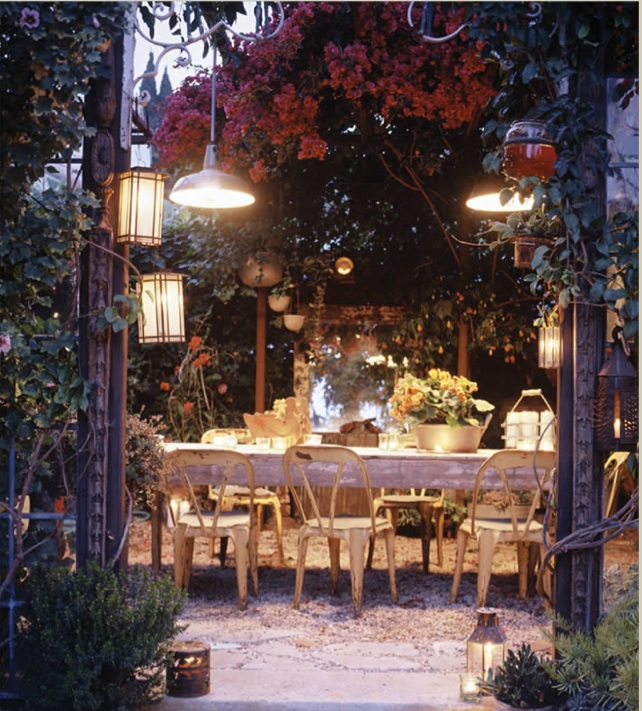 Outdoor store dining lights