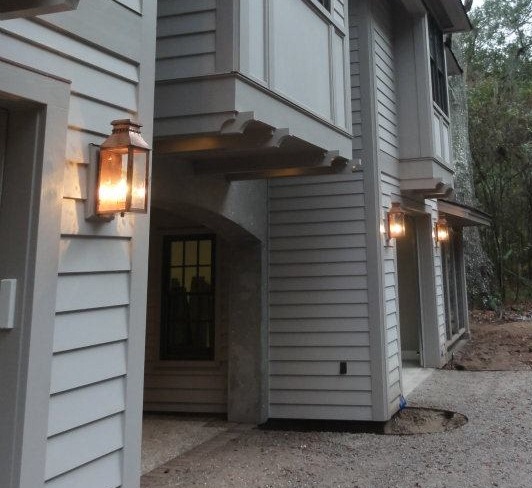 A Clic Colonial Carriage Lantern Creates Warm Welcome Home A Clic Colonial Carriage Lantern