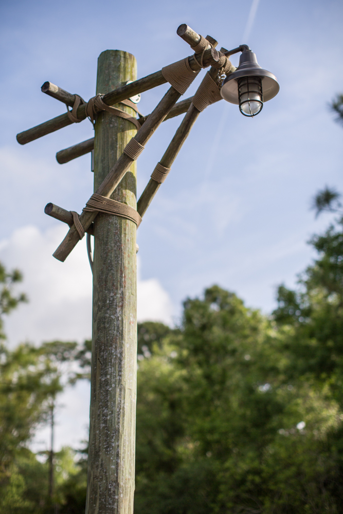 straight arm gooseneck light exterior 667x1000