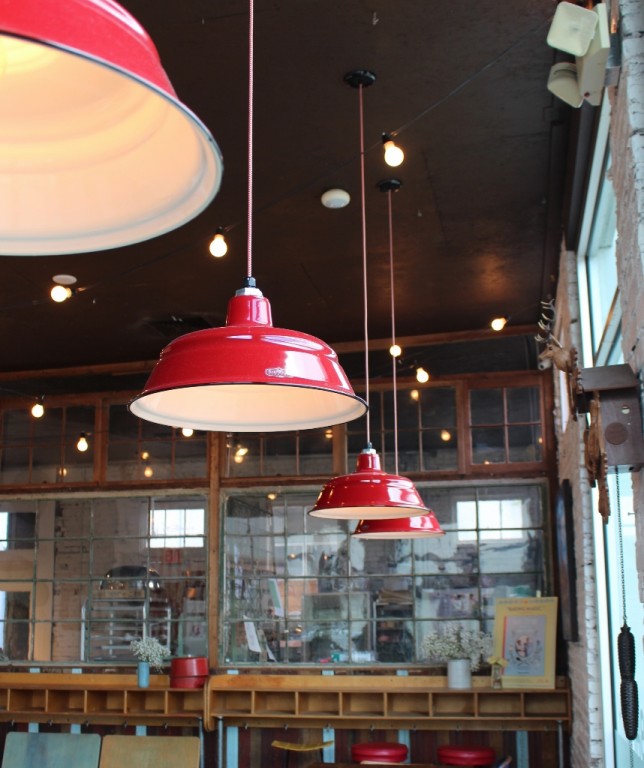 porcelain_enamel_pendant_lighting_restaurant_lights-858x1024-644x768.jpg