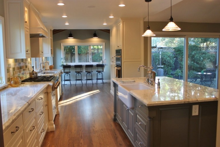homestead_pendant_kitchen-768x512.jpg