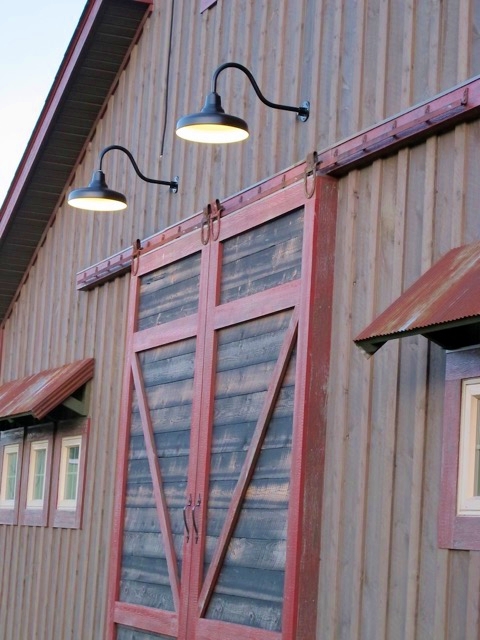 universal_gooseneck_barn_lights.jpeg