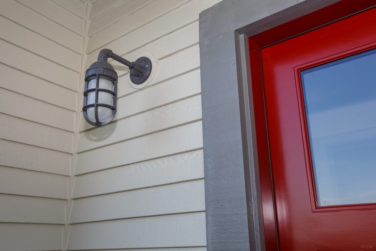 wall_sconces_exterior_lighting-768x512.jpg