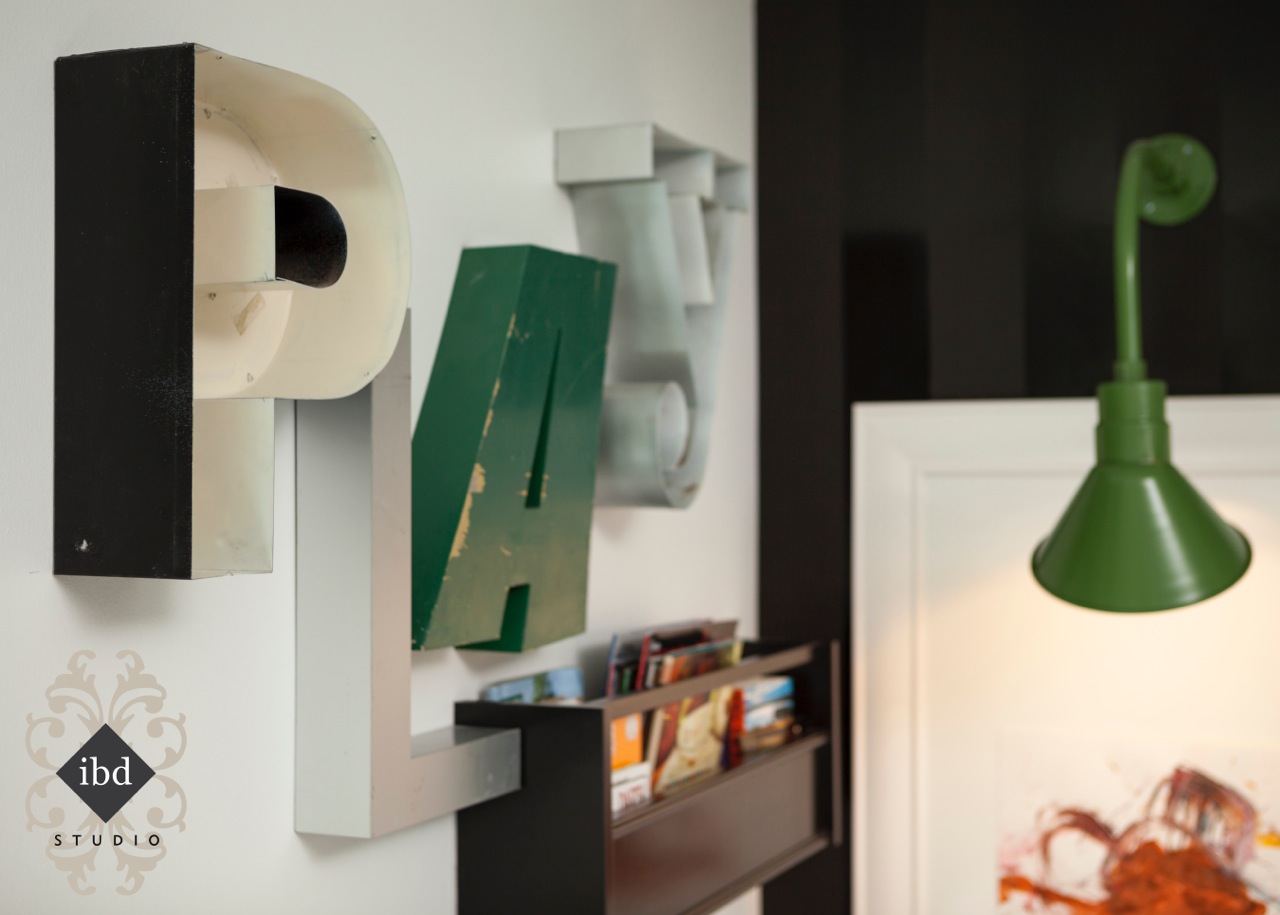 angle shade gooseneck sign lights