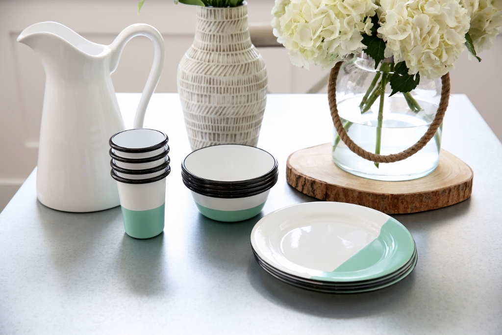 Enamelware dinnerware sale