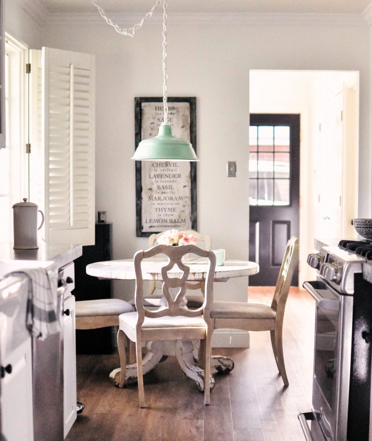 chain hung pendant light