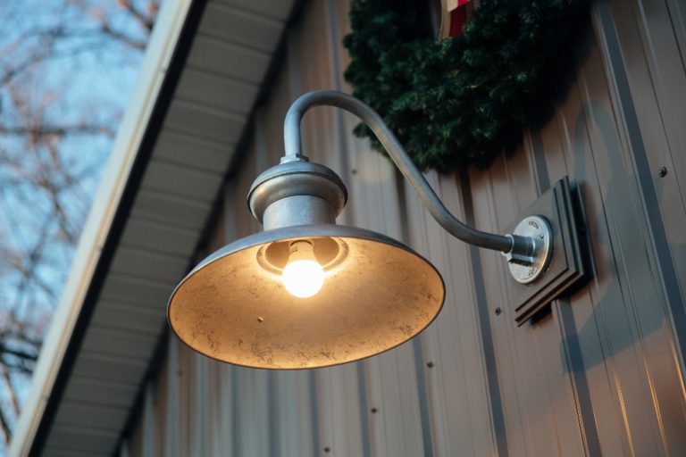Gooseneck Barn Light Adds Style To, Pole Barn Light Fixtures