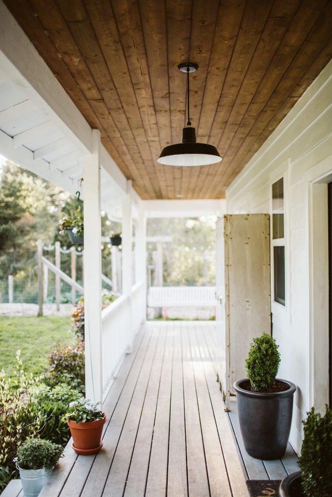 White barn deals light pendant