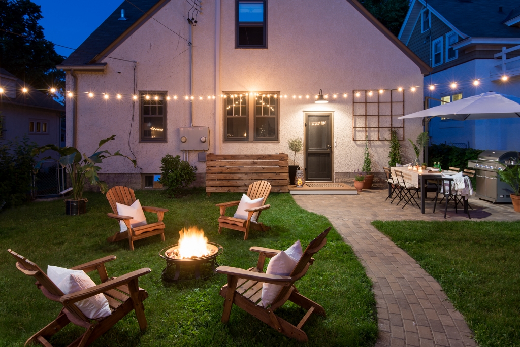 Outdoor patio deals lights electric