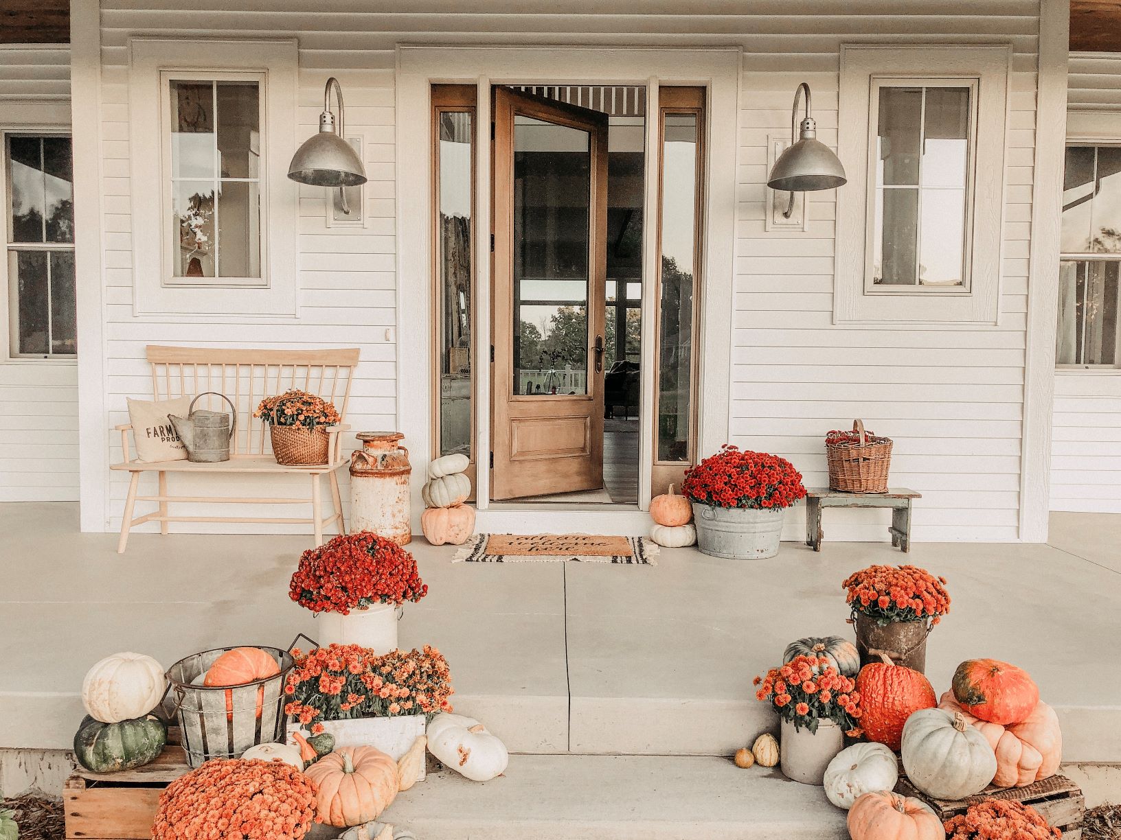 Farmhouse outdoor porch deals lights