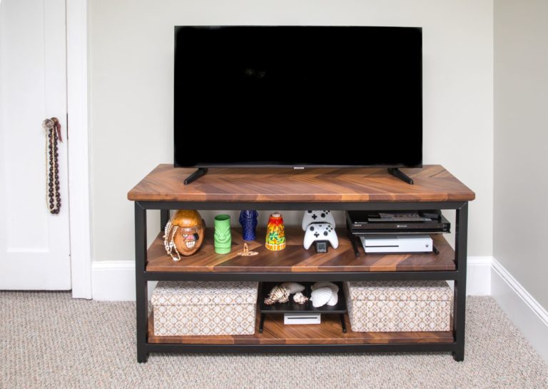 solid wood handcrafted furniture