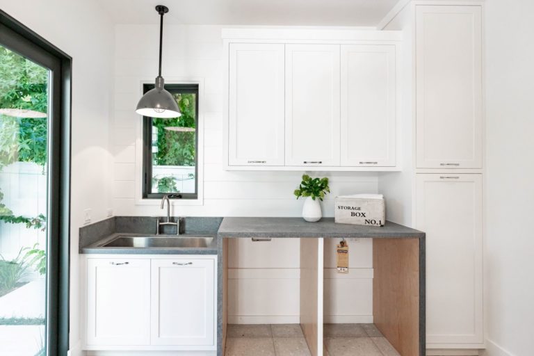 pendant_light_porcelain_lighting-768x512.jpg