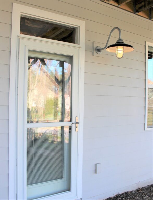 gooseneck barn light
