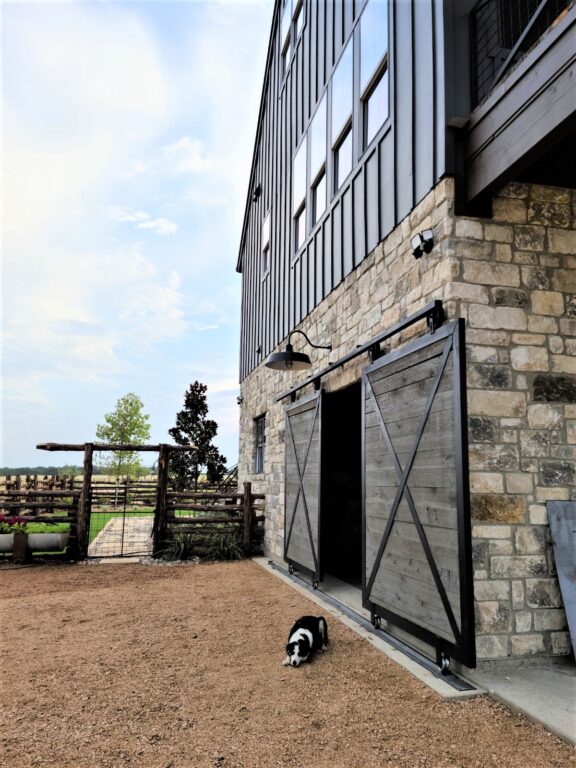 gooseneck barn lighting