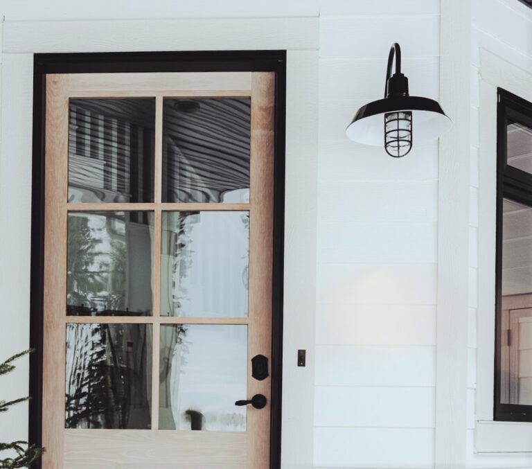 Original Warehouse Gooseneck Light 16in 150 Black G11arm CGG 150 Black Ribbed78crop