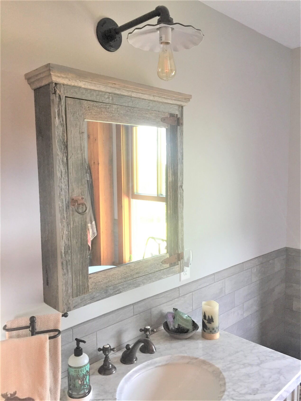 EasytoCustomize Gooseneck Lights for New Home & Barn