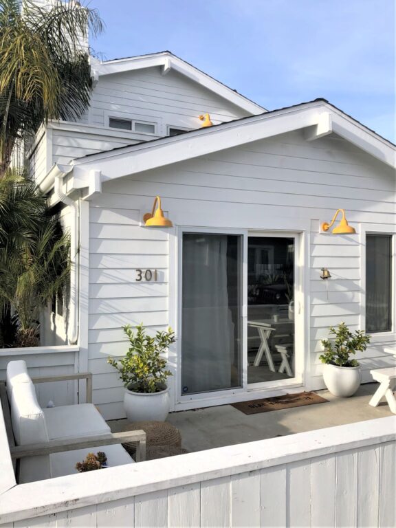 Avalon Gooseneck 12in 550 Yellow G26arm18