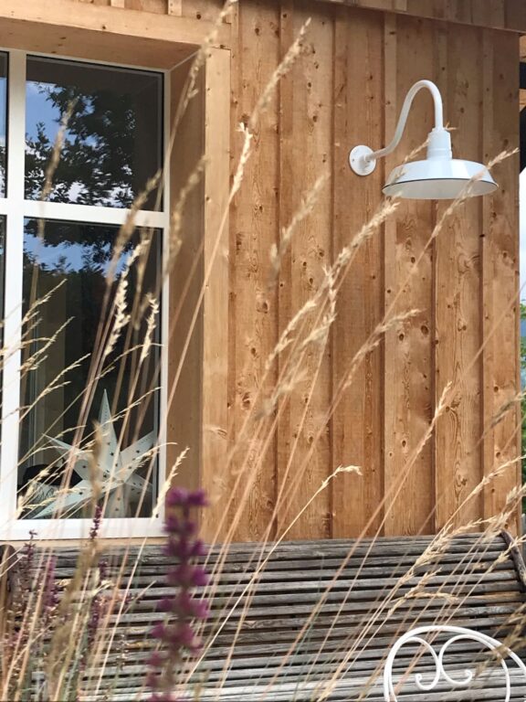 Original Gooseneck Light 16in 250 White G22arm3