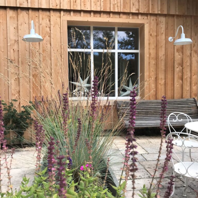 Original Gooseneck Light 16in 250 White G22arm6