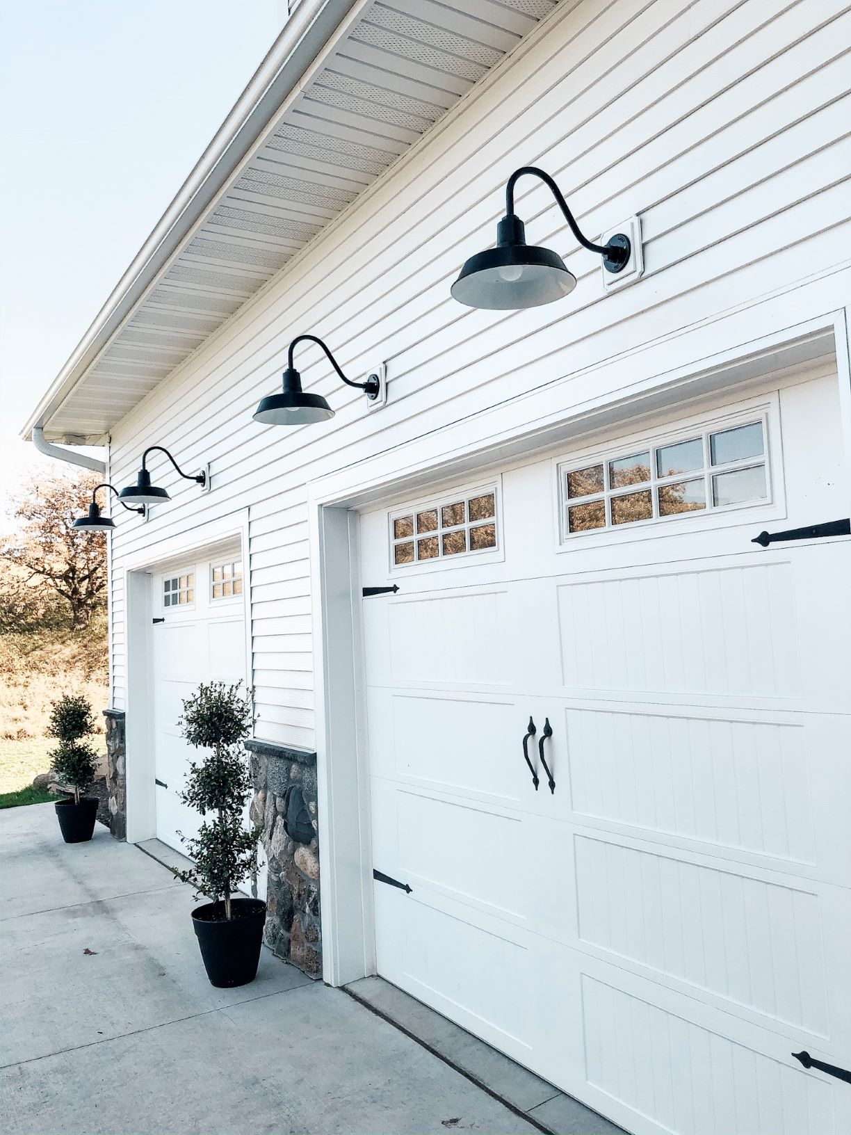 How To Create Curb Appeal with Garage Lighting