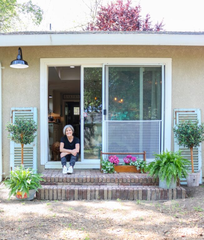 IMG 4082 exterior residential entryway dutch door patio lighting Avalon Gooseneck 14in 150 Black G15arm