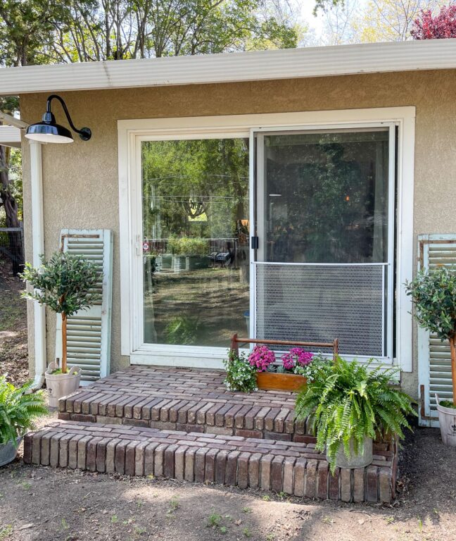 IMG 7821 exterior residential entryway dutch door patio lighting Avalon Gooseneck 14in 150 Black G15arm